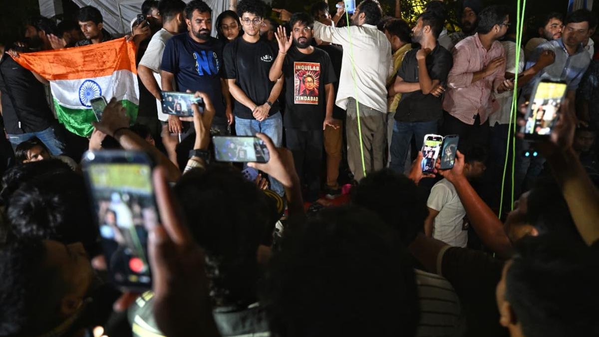 CJP protest in Delhi LIVE: Dipke, protesters reclaim dismantled Jantar Mantar protest site, as CJP awaits Govt response to demands